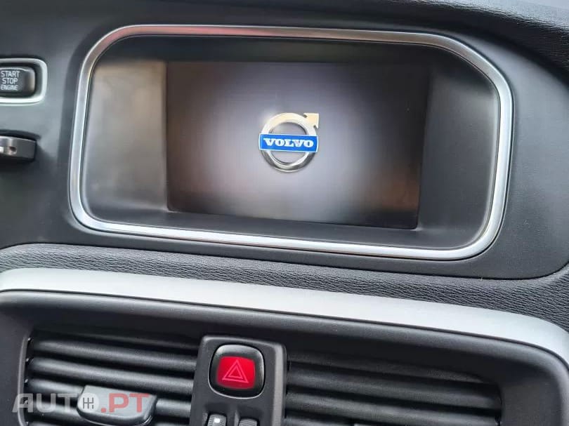Volvo V40 D2