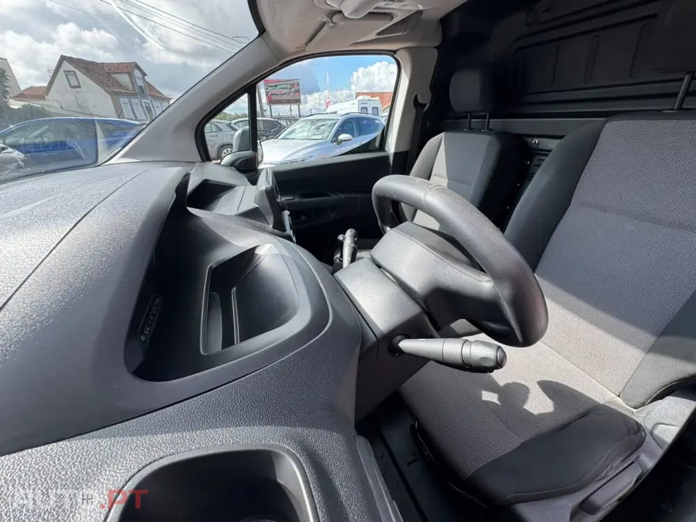 Peugeot Partner Outro