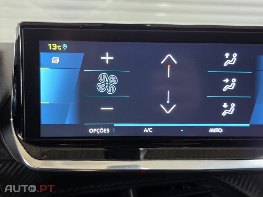 Peugeot E-2008 50 kWh Allure Pack