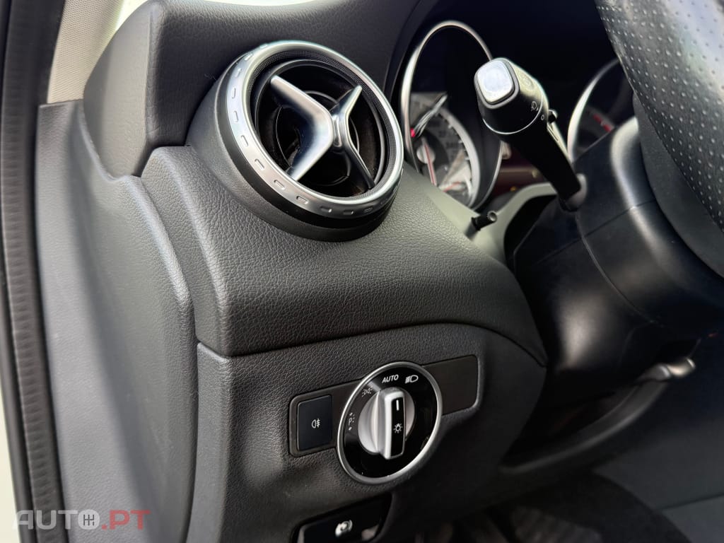 Mercedes-Benz GLA 180 d Style