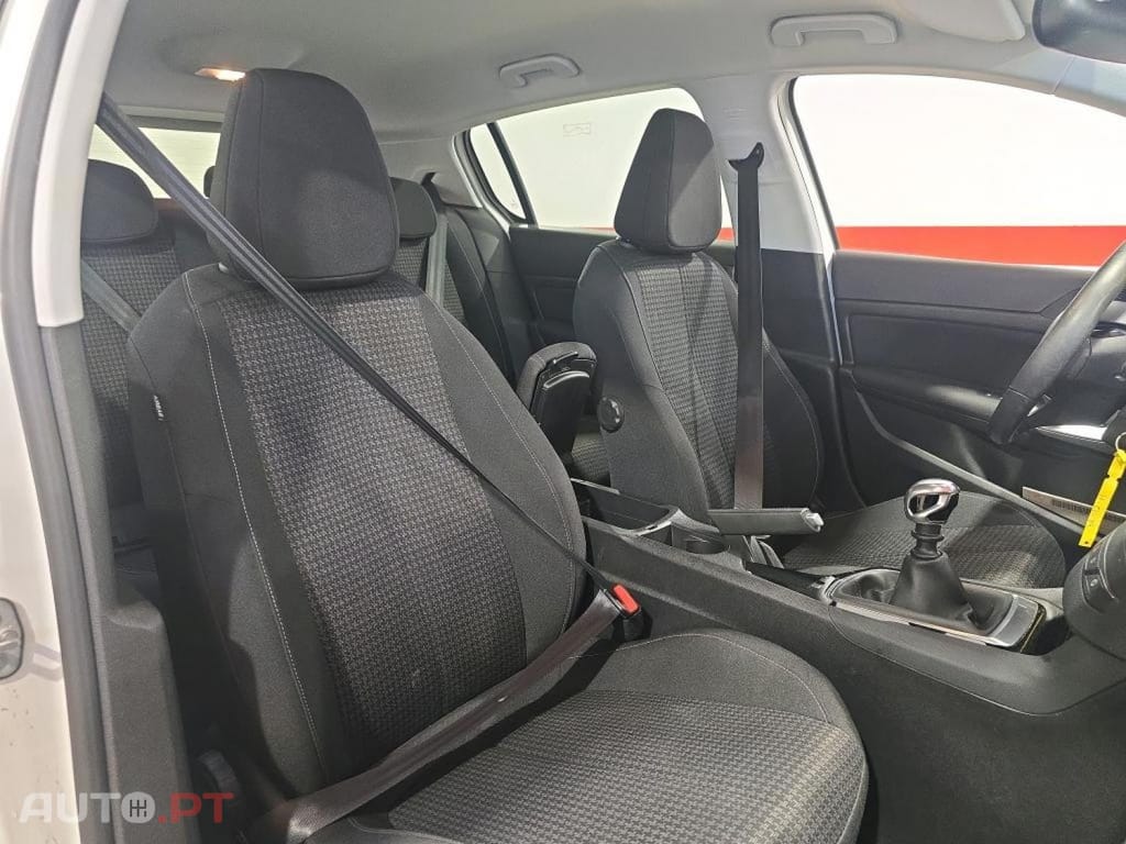 Peugeot 308 1.5 BlueHDi Business Line