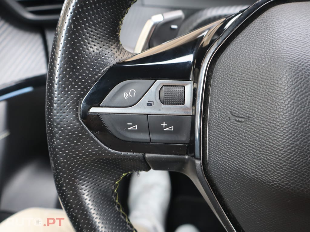 Peugeot 2008 1.5 BlueHDi GT EAT8