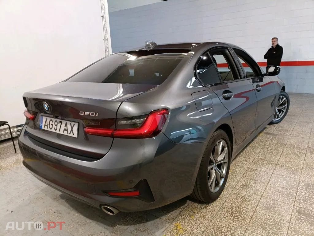 BMW 320 i Line Sport Auto