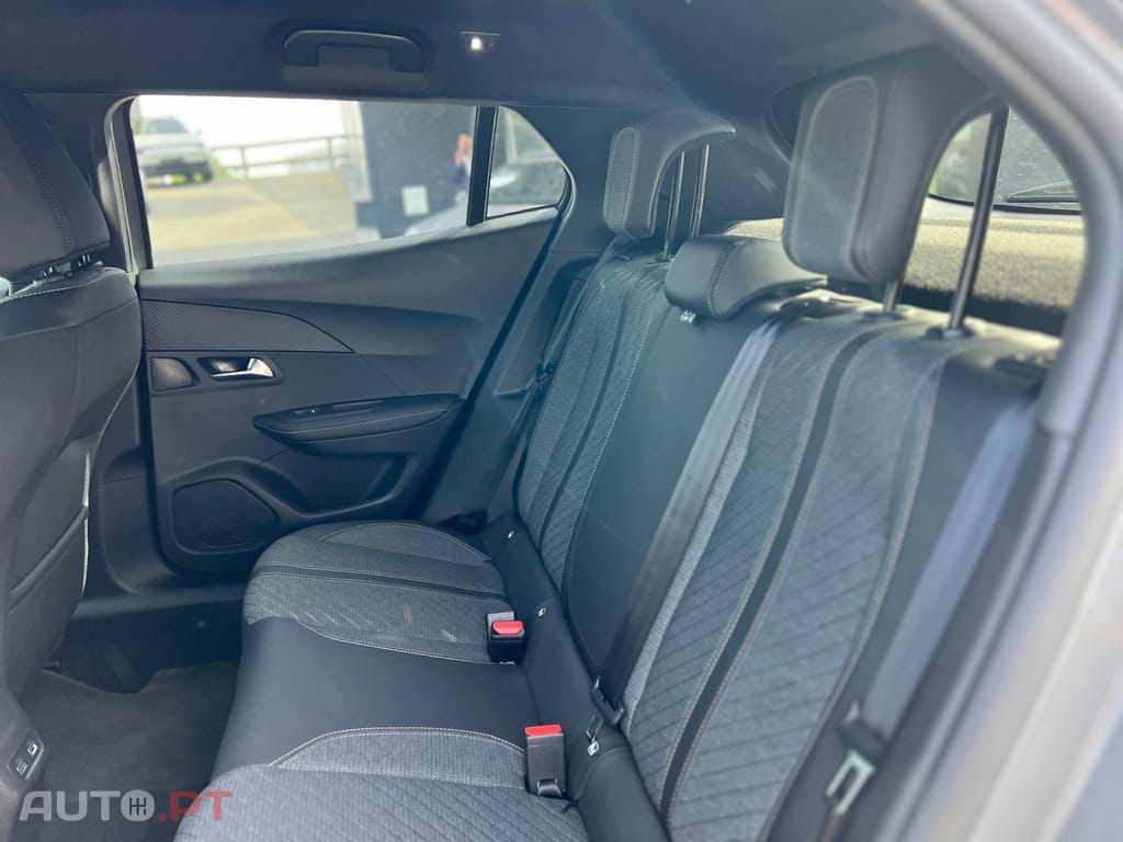 Peugeot E-2008 54 kWh Allure