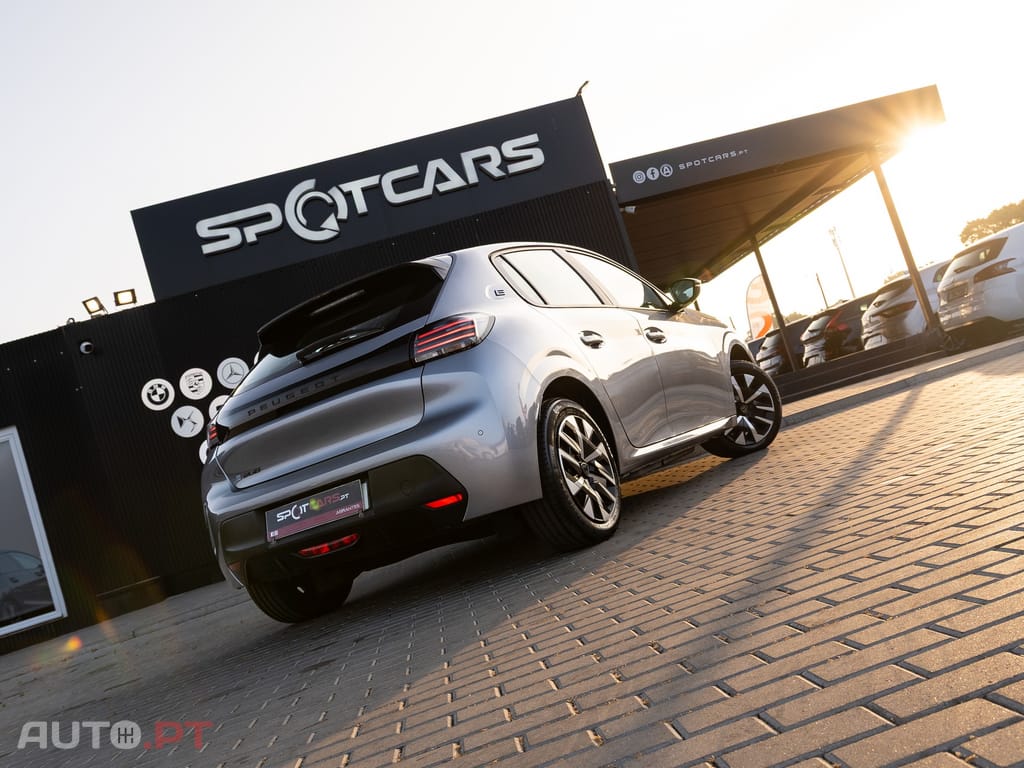 Peugeot E-208 50 kWh Active