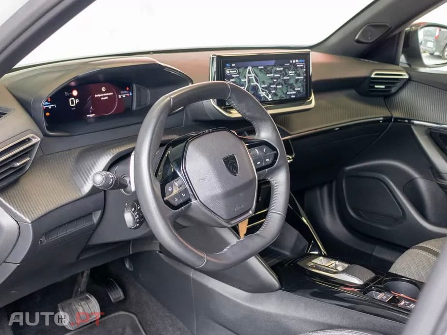 Peugeot 2008 1.2 PureTech Allure EAT8