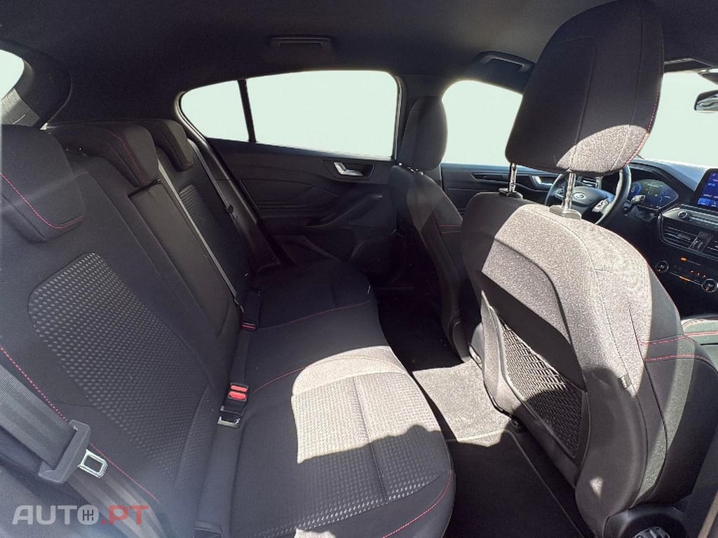 Ford Focus 1.0 EcoBoost MHEV ST-Line
