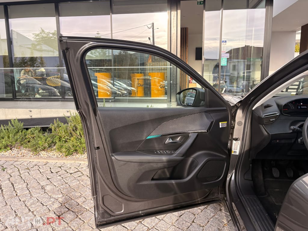 Peugeot 2008 1.5 BlueHDi Allure Pack