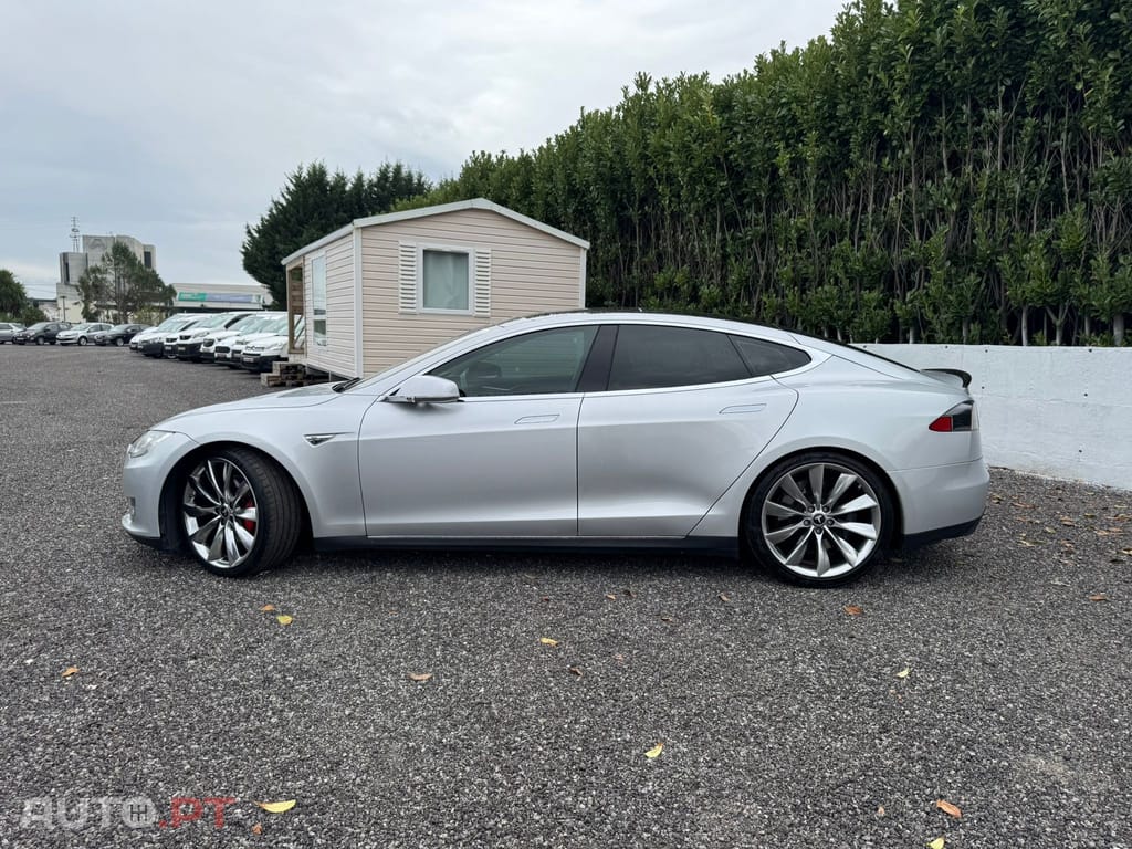 Tesla Model S 60D