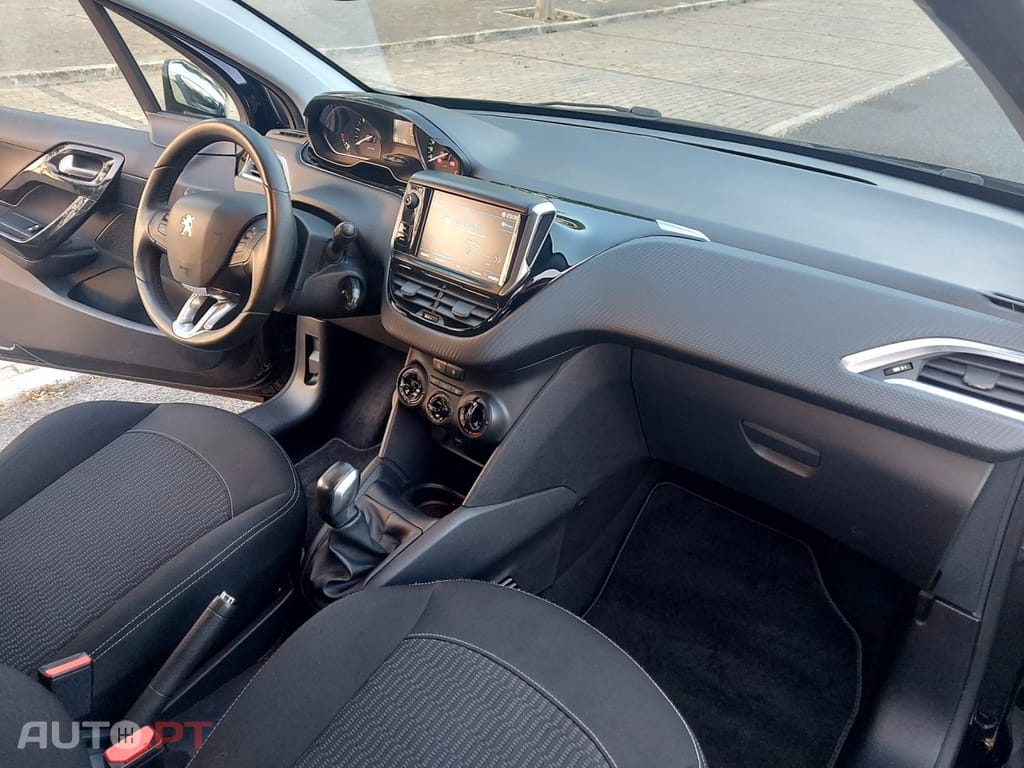 Peugeot 208 1.6 BlueHDi Style