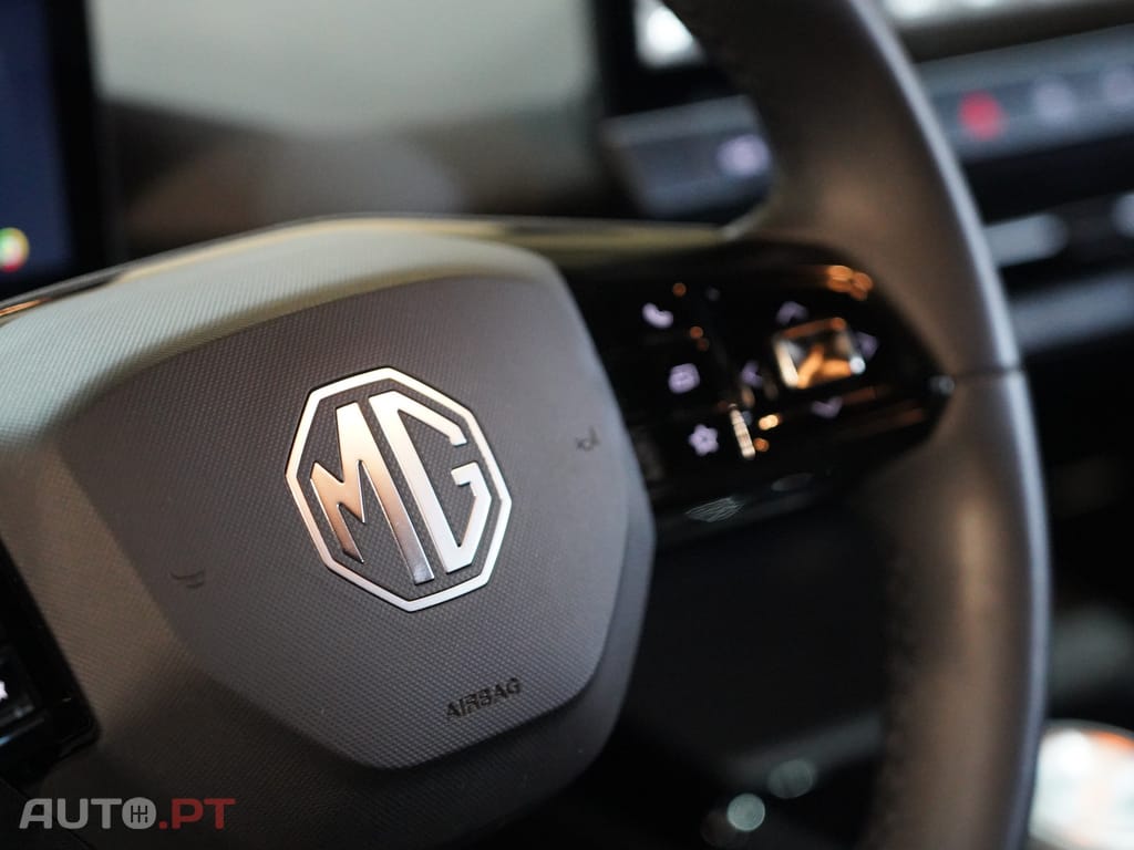 MG MG4 64 kWh Luxury