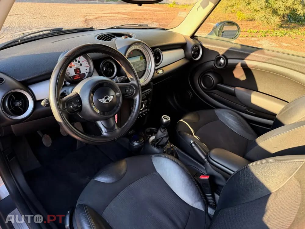 MINI Cooper Cooper D