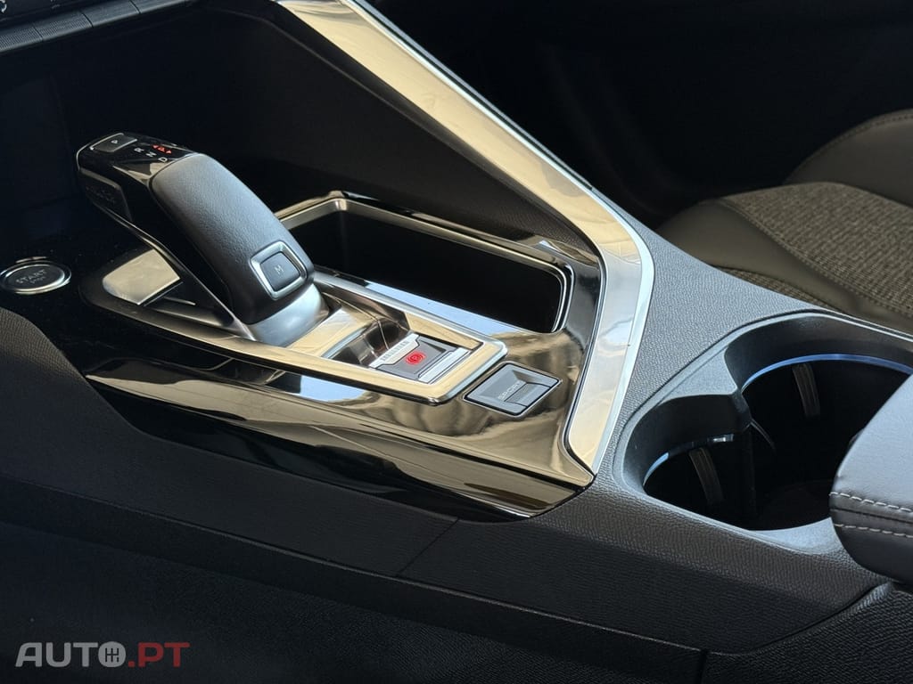 Peugeot 3008 1.2 PureTech Allure EAT8