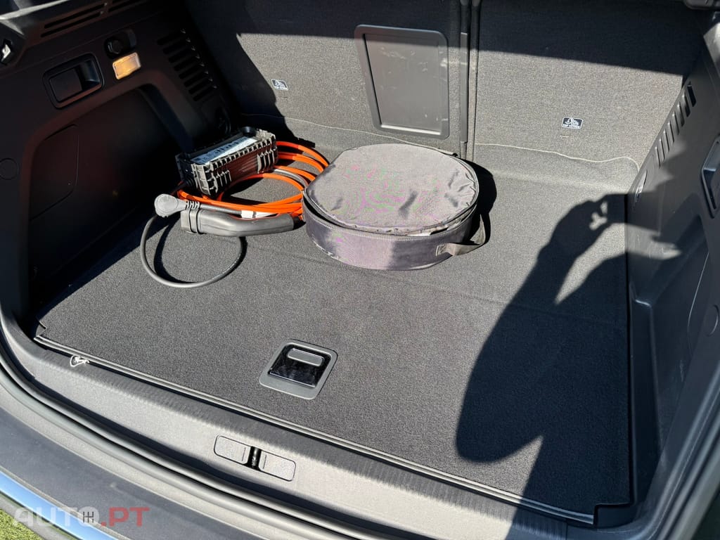 Peugeot 3008 1.6 Hybrid Allure e-EAT8