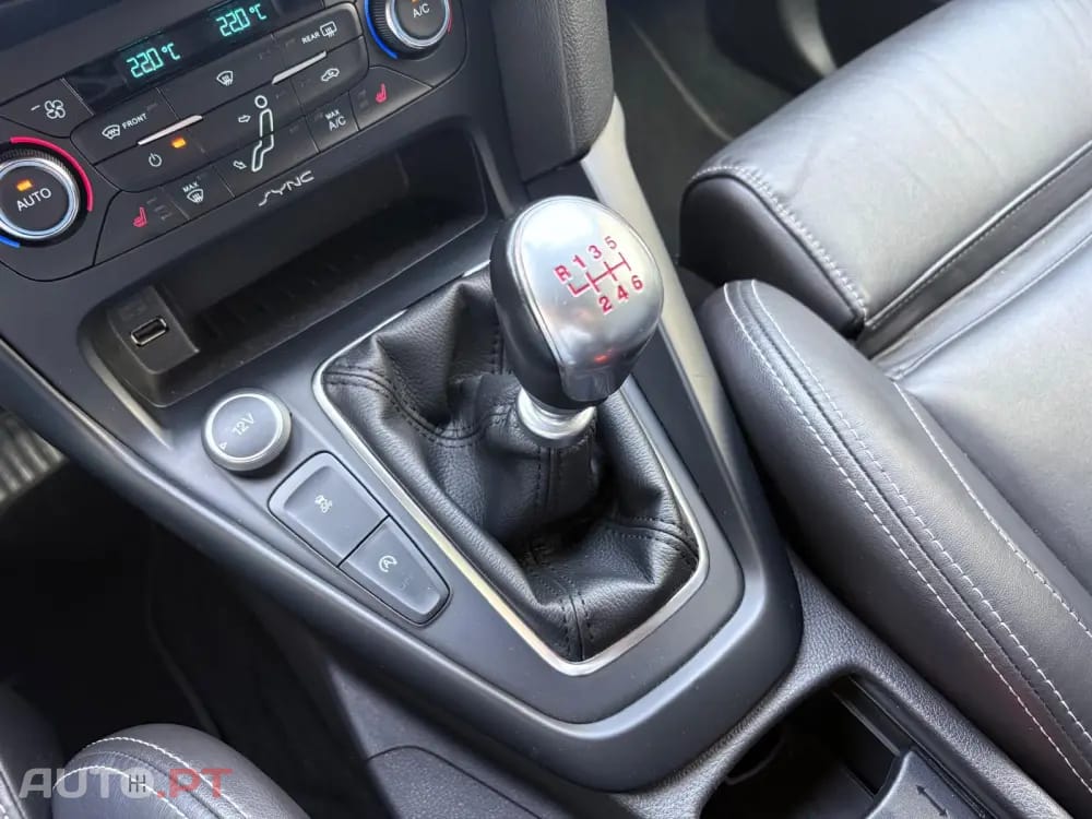 Ford Focus 2.0 EcoBoost ST c/ Pack Pele Desportiva