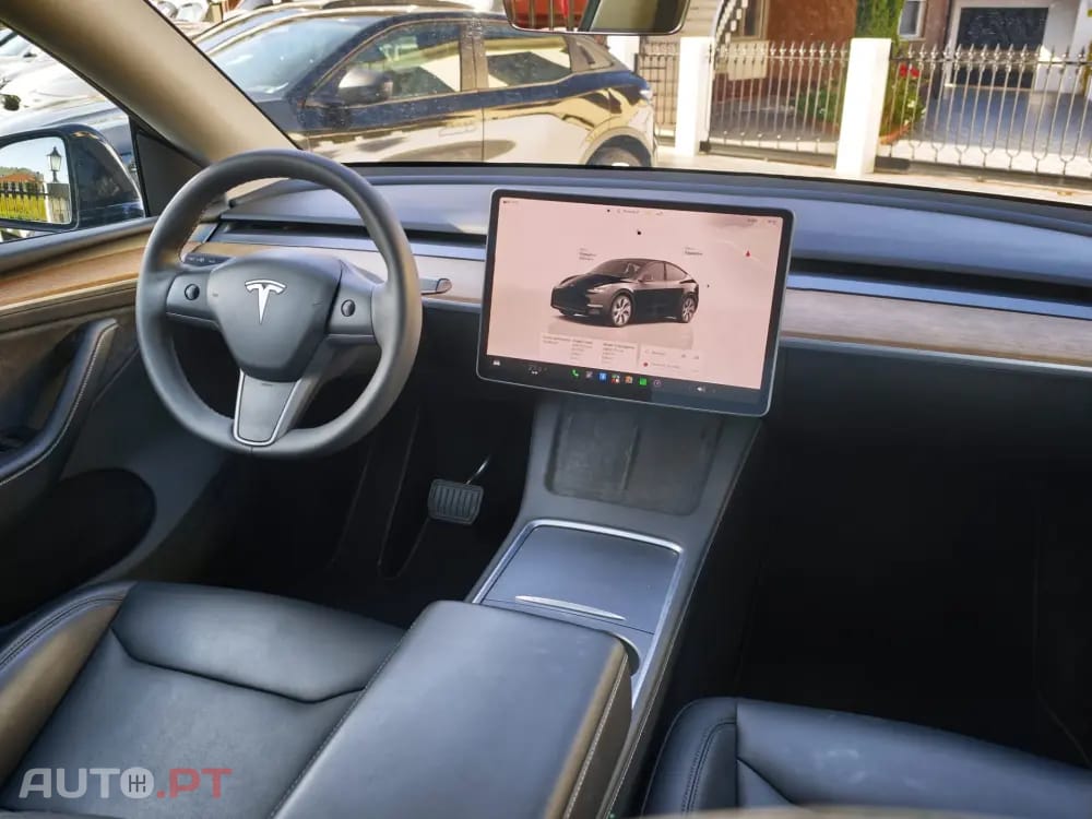 Tesla Model Y RWD