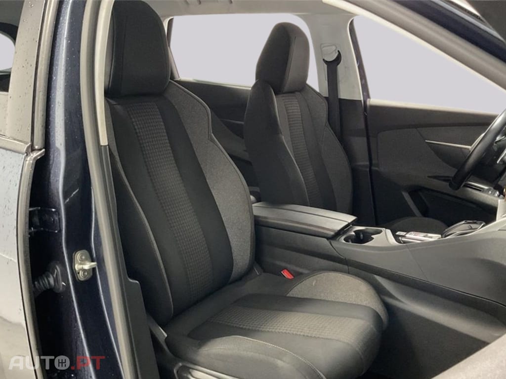Peugeot 5008 1.2 PureTech Allure EAT8