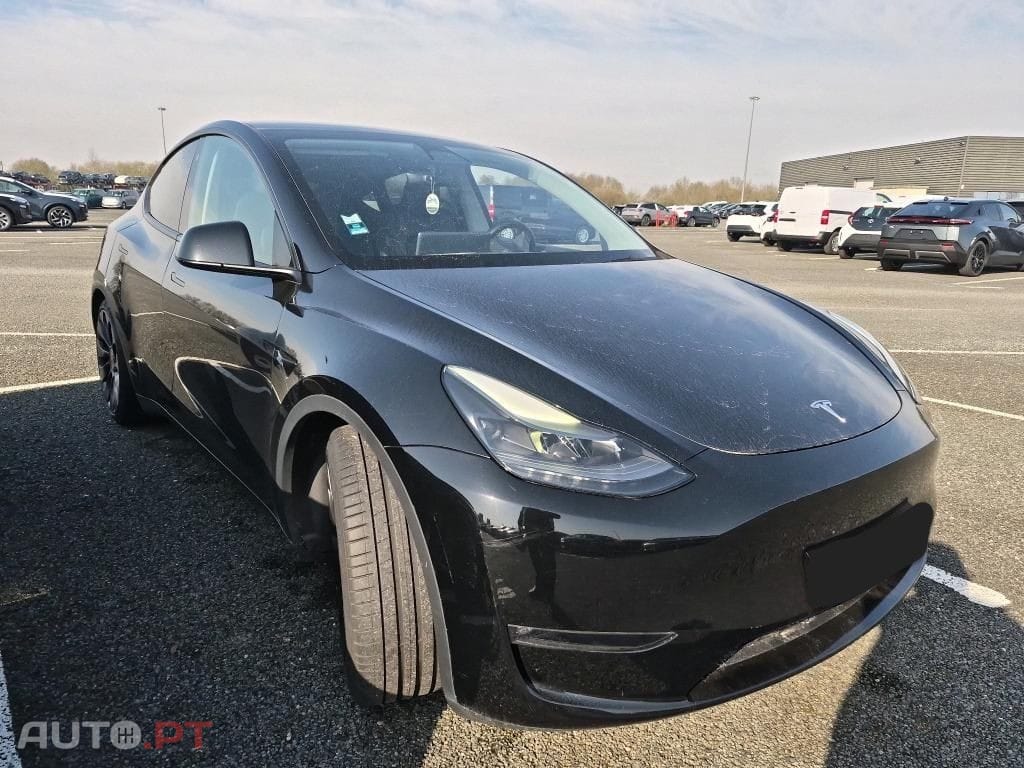 Tesla Model Y Performance Dual Motor AWD