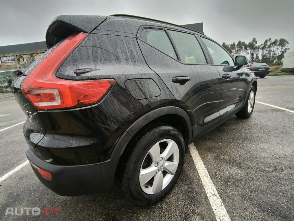 Volvo XC40 1.5 T2 Momentum Core