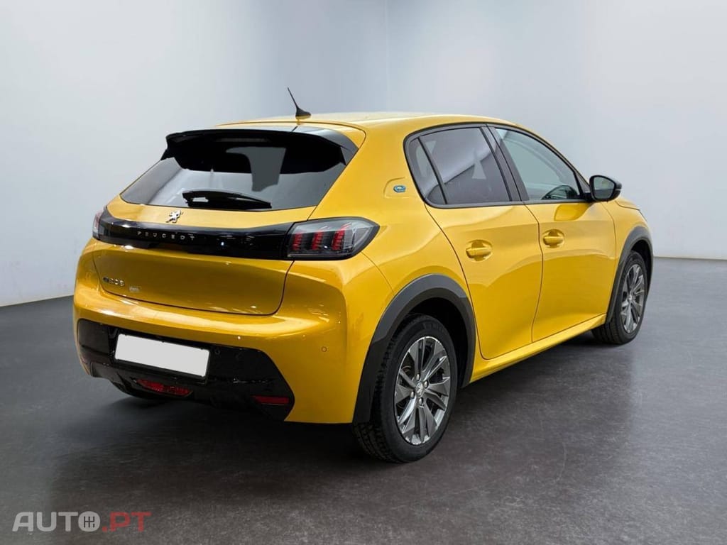 Peugeot E-208 50 kWh Style