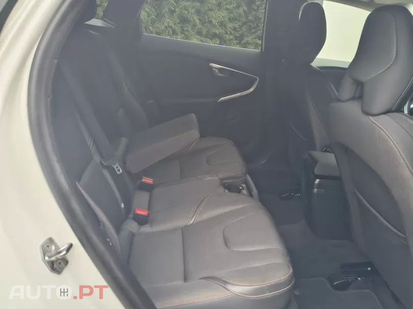 Volvo V40 Cross Country D2 You