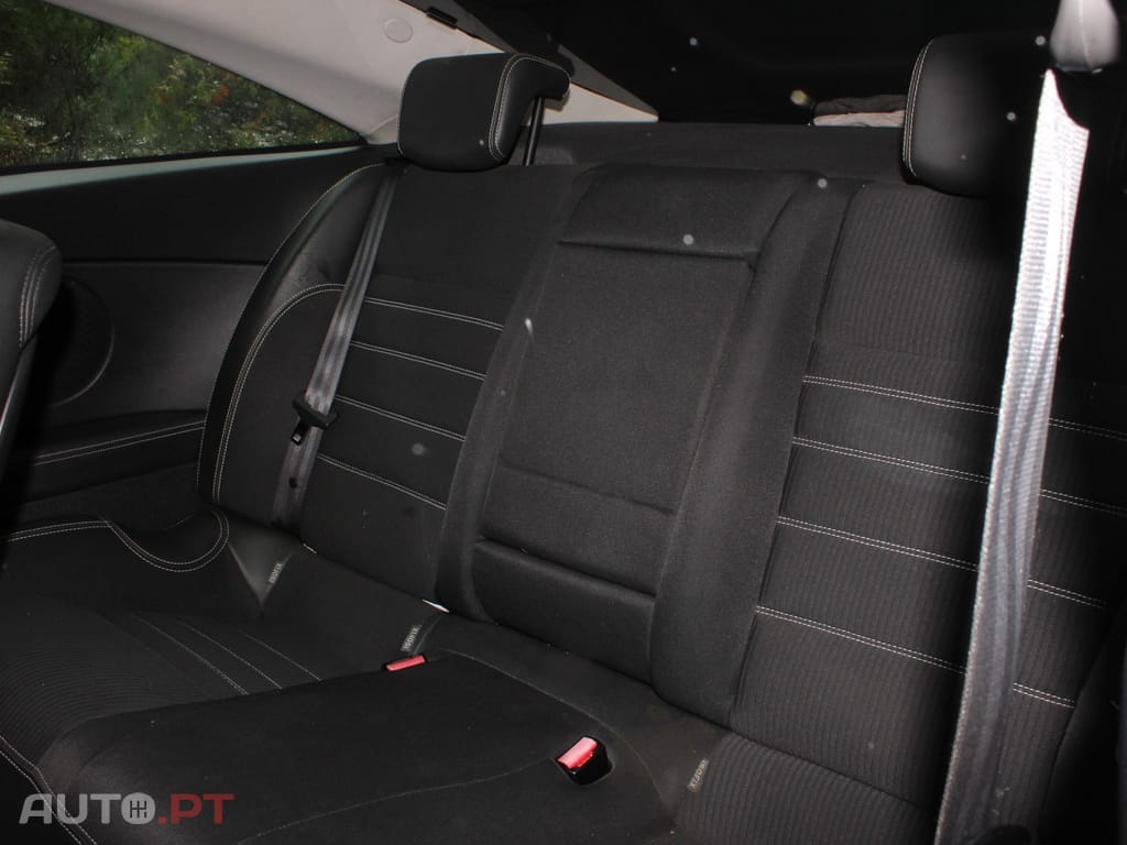 Renault Laguna Coupe 2.0 dCi Dynamique S 4Control