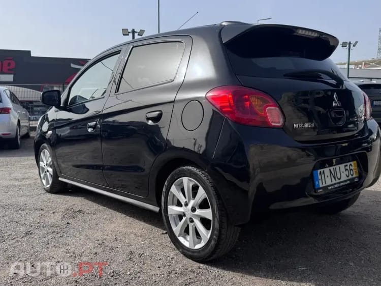 Mitsubishi Space Star 1.2 Intense Connect Edition