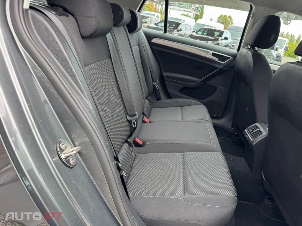 Volkswagen Golf 1.6 TDI Confortline