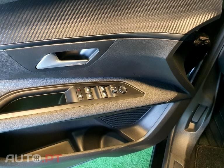 Peugeot 5008 1.6 BlueHDi Allure EAT6