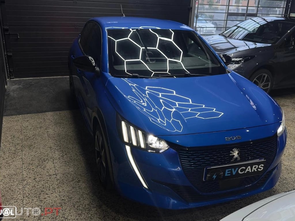 Peugeot E-208 50 kWh GT
