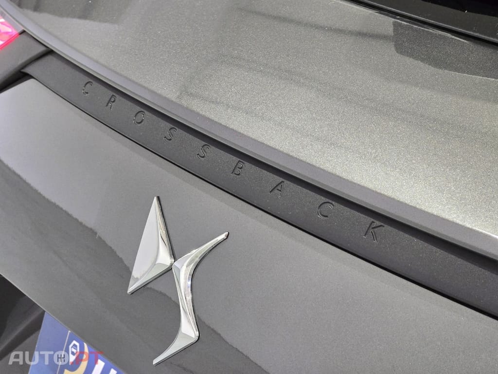 DS DS7 Crossback E-Tense Performance Line EAT8