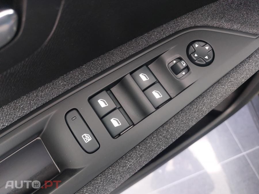 Peugeot 3008 1.5 BlueHDi Active