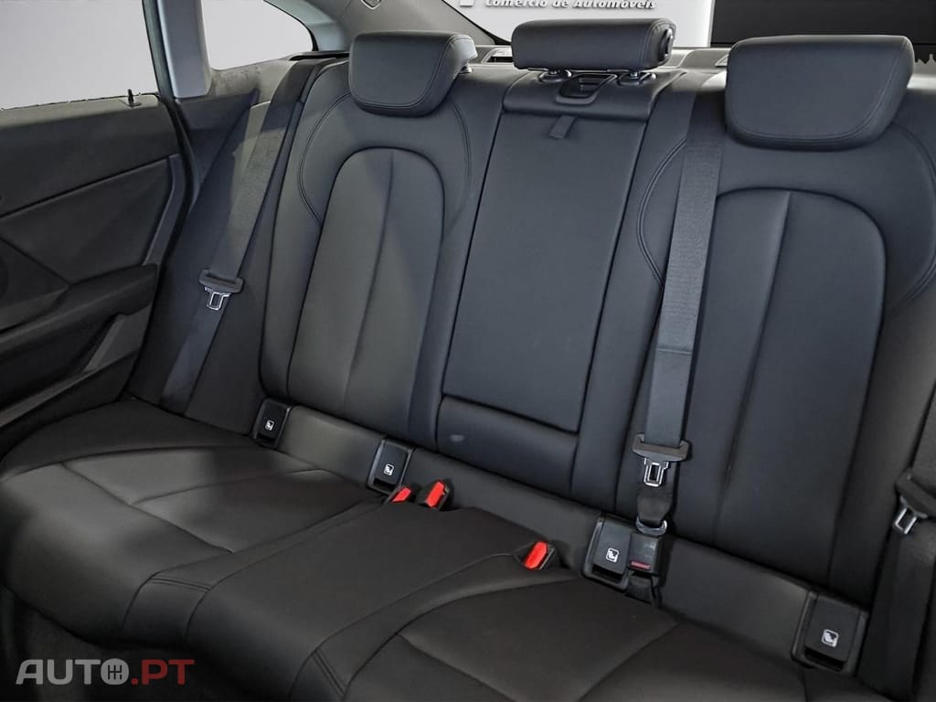BMW 216 d Line Sport — fotografia 14