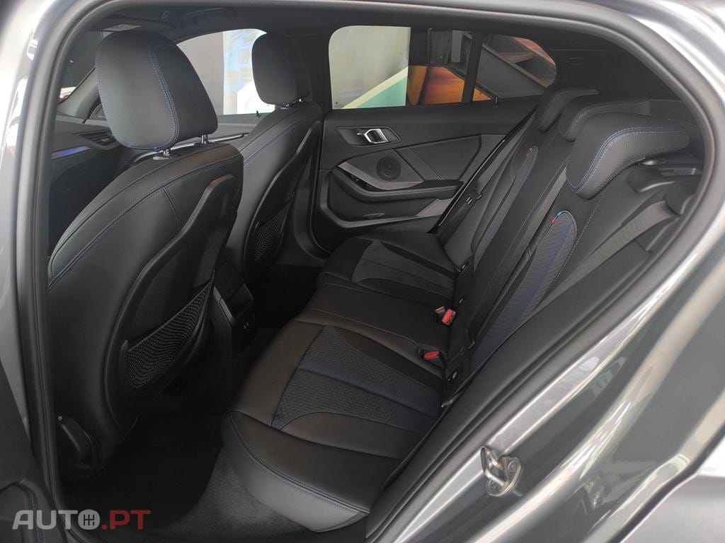 BMW 116 d Pack Desportivo M Auto