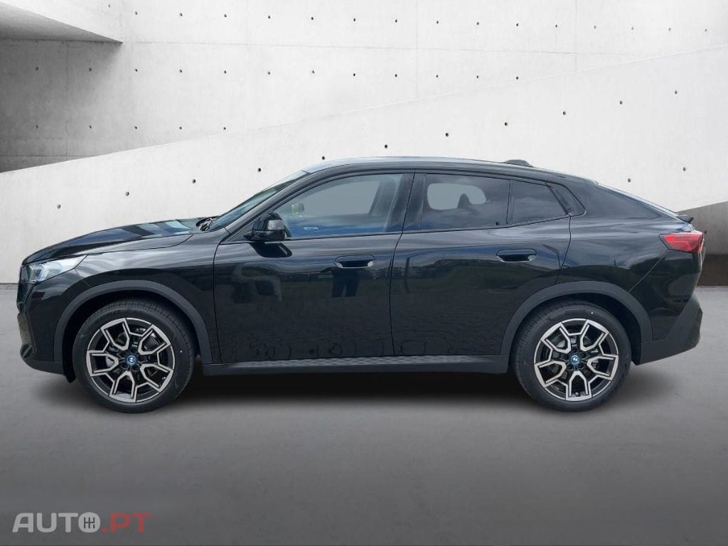 BMW iX2 eDrive20