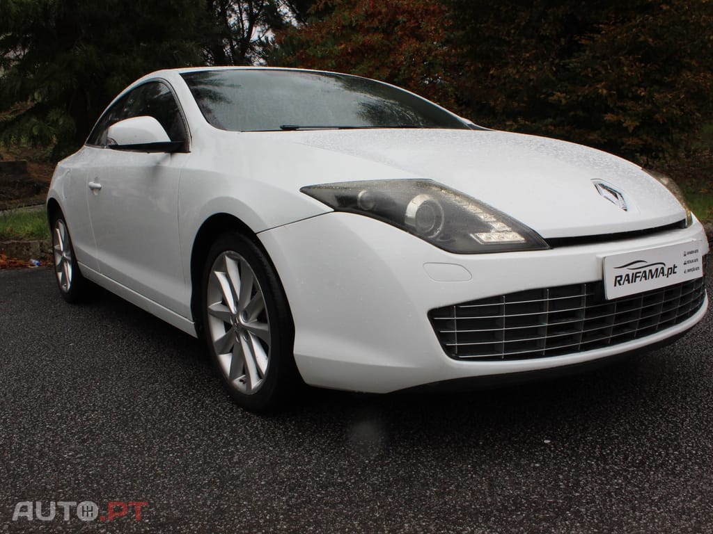 Renault Laguna Coupe 2.0 dCi Dynamique S 4Control