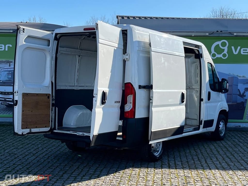 Peugeot Boxer 2.2 BlueHDi 330 L1H1 Premium