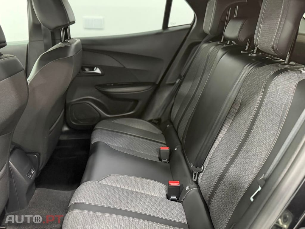 Peugeot 2008 1.2 PureTech Allure