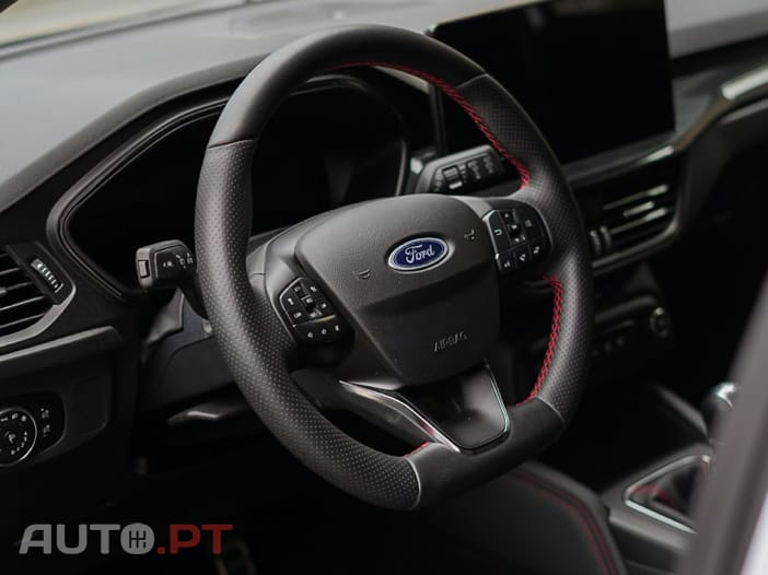Ford Focus 1.0 EcoBoost MHEV ST-Line Design SIP