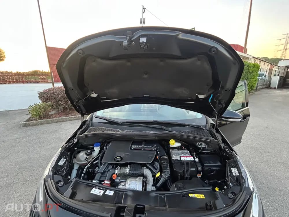 Peugeot 2008 BlueHDi FAP 120 STOP & START Allure