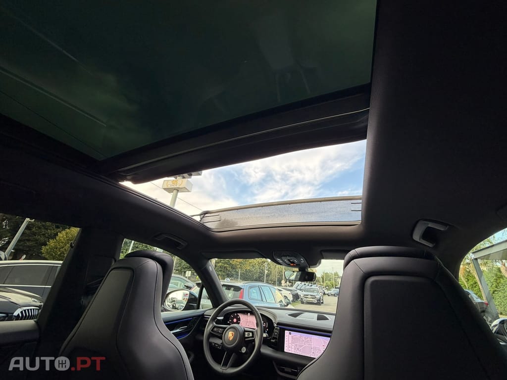 Porsche Macan Electric 4