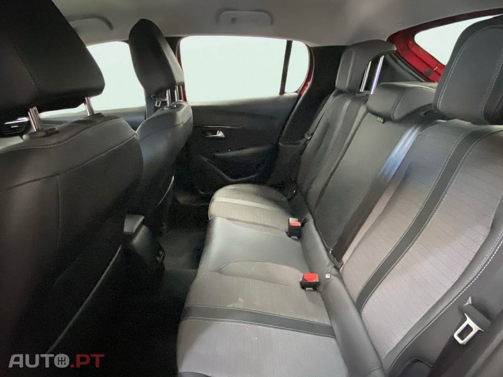 Peugeot 208 1.2 PureTech Allure EAT8