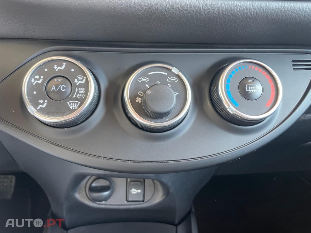 Toyota Yaris 1.0 VVT-i 20 Anos