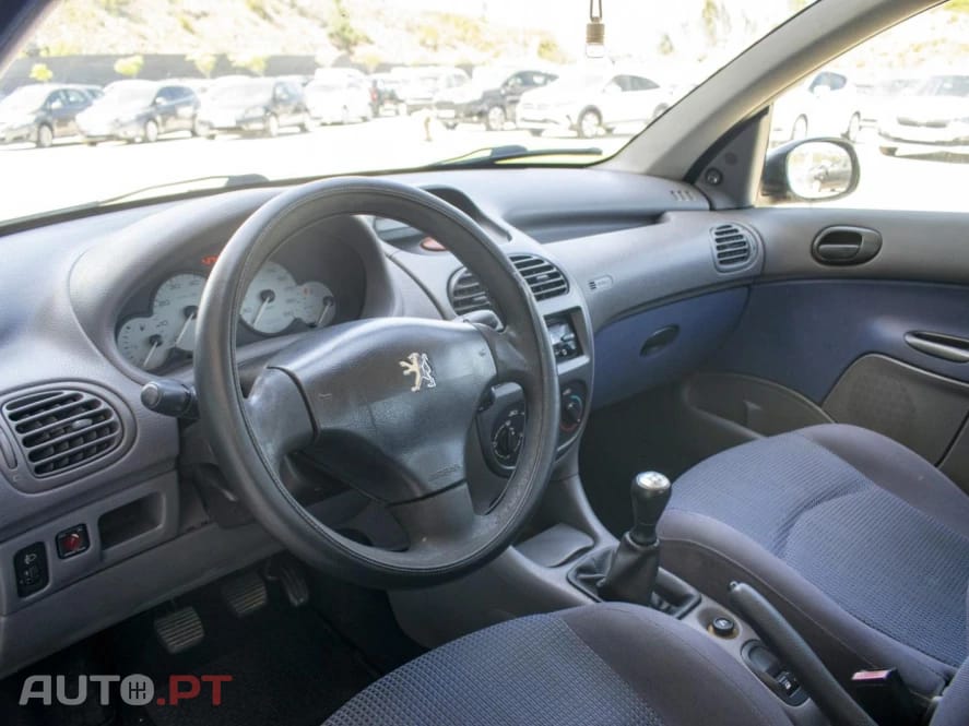 Peugeot 206 1.1