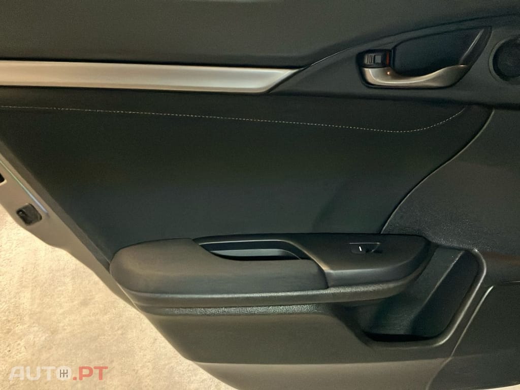 Honda Civic 1.0 i-VTEC Elegance
