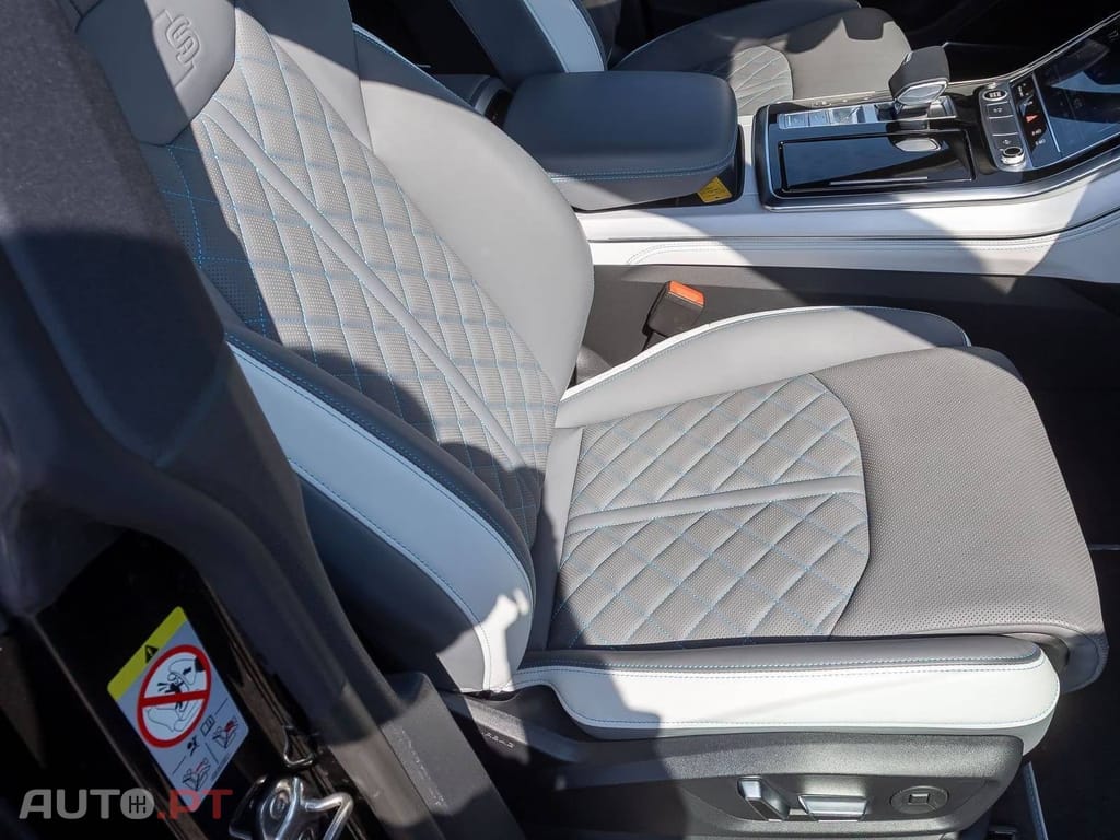 Audi Q8 60 TFSIe S line Matrix