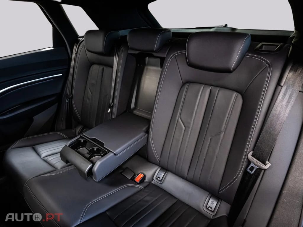 Audi Q8 e-tron 55 ADVANCED I.V.A DEDUTÍVEL