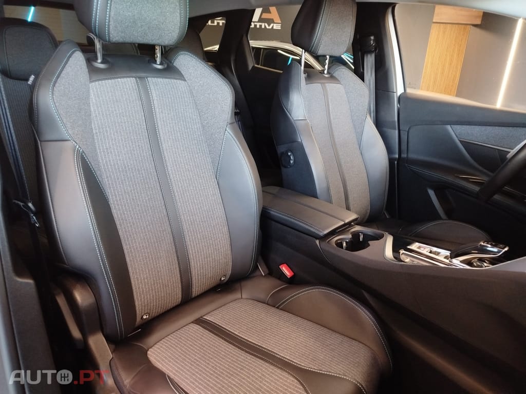 Peugeot 3008 1.6 Hybrid Allure Pack e-EAT8