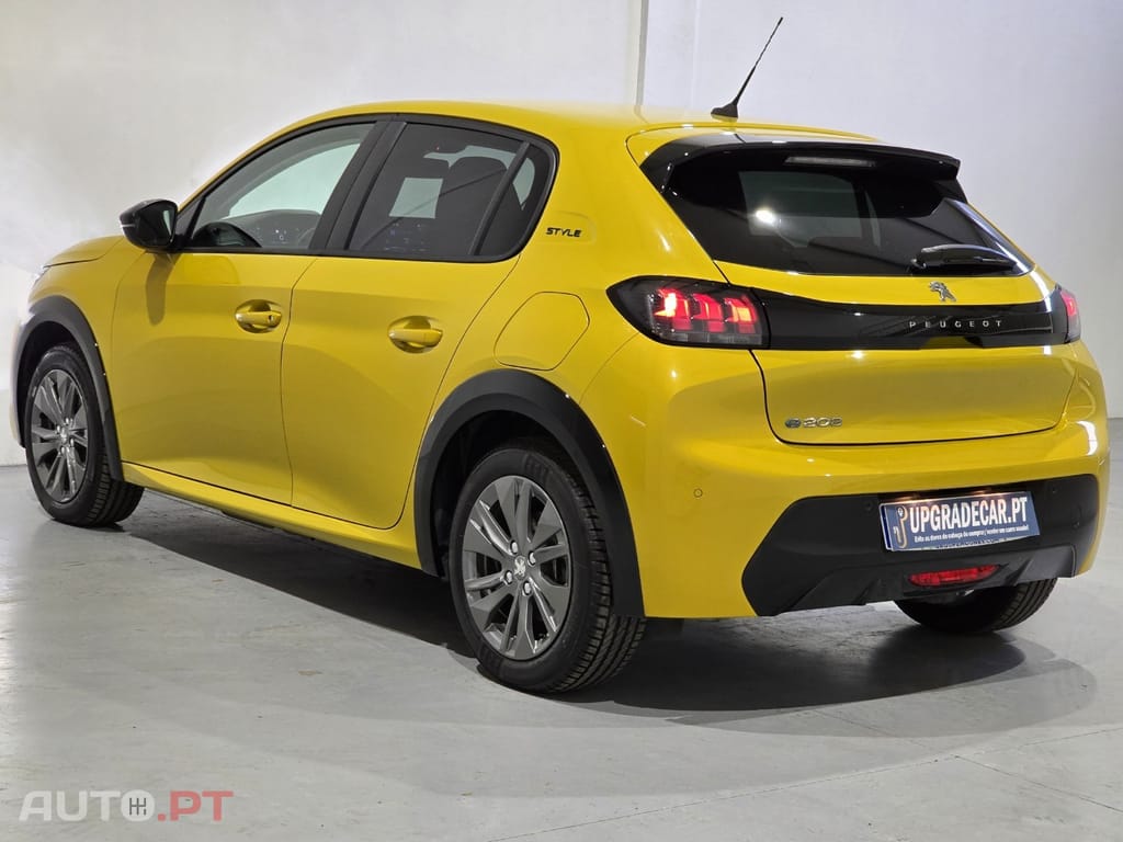 Peugeot E-208 50 kWh Style