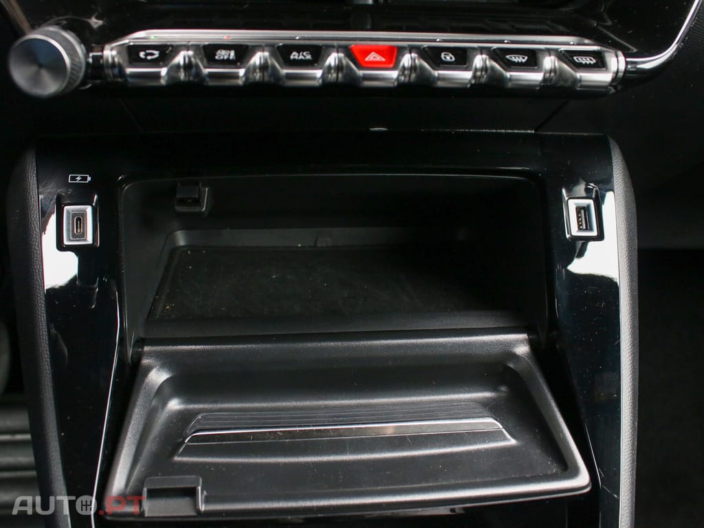 Peugeot E-2008 50 kWh Allure